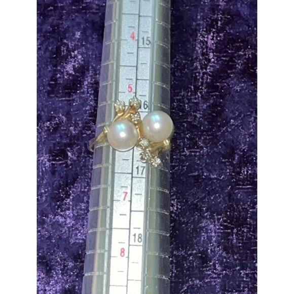 Solid 14k Gold Ring with 6 Diamonds 2 Fresh Water Pearls Size 5.75 Weight 4 Gram - Picture 3 of 9